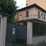 Frühstückspension Pescarenico 3*